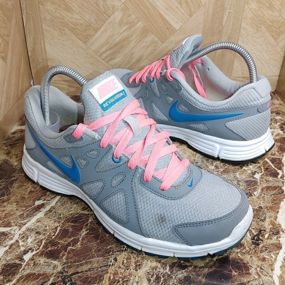 Nike women's revolution 2 running shoes sneaker gray size 9.5